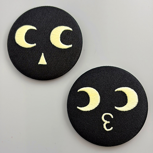 「ム責任集合体」刺繍缶バッジ